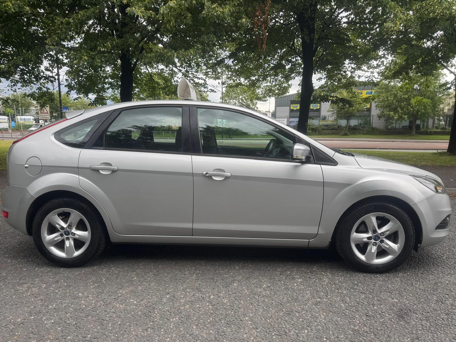 Ford Focus - Image 10