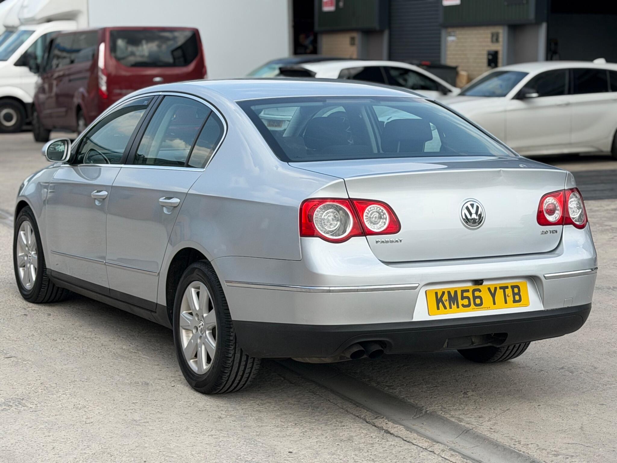 Volkswagen Passat - Image 7
