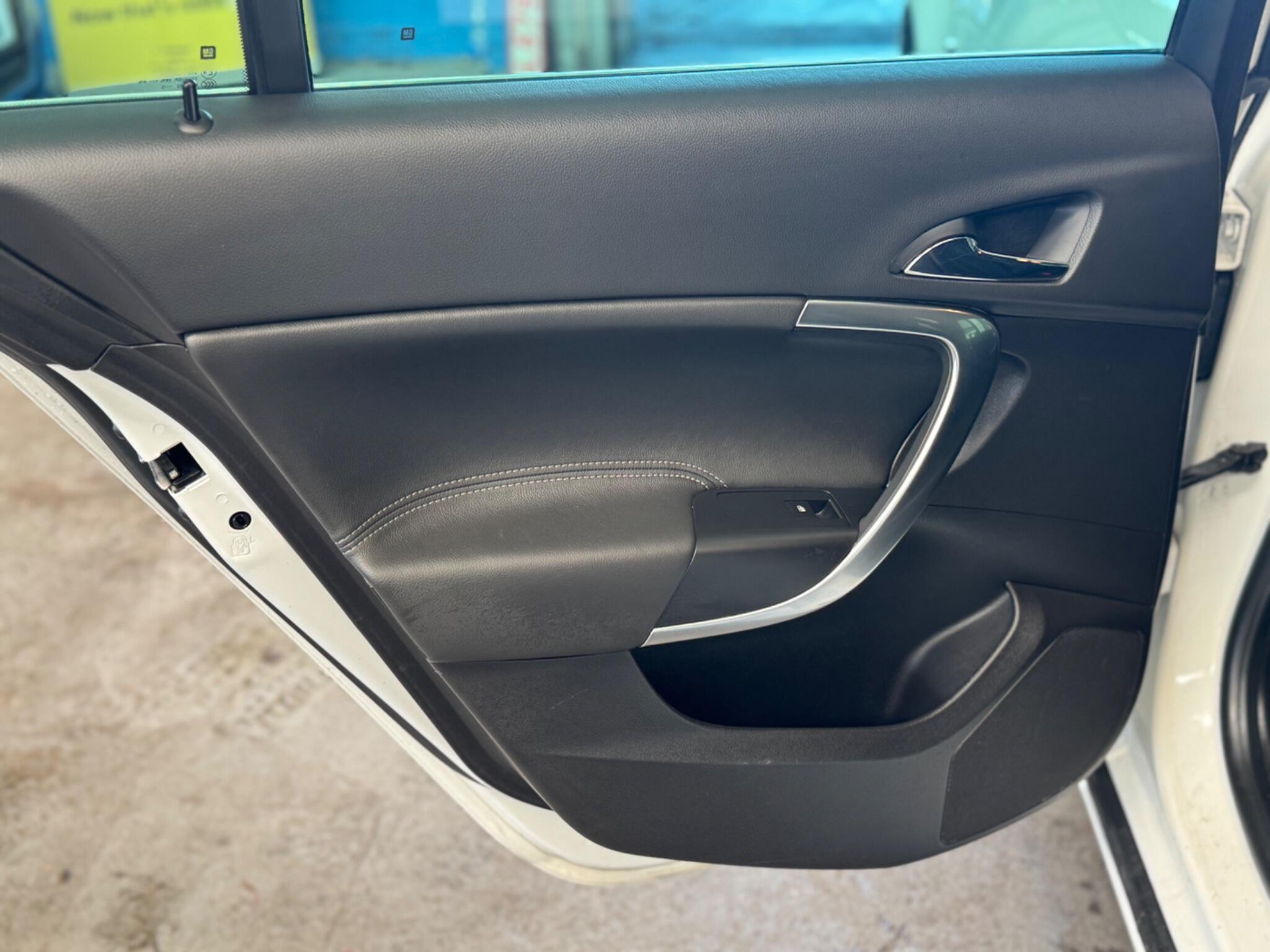 Vauxhall Insignia - Image 24