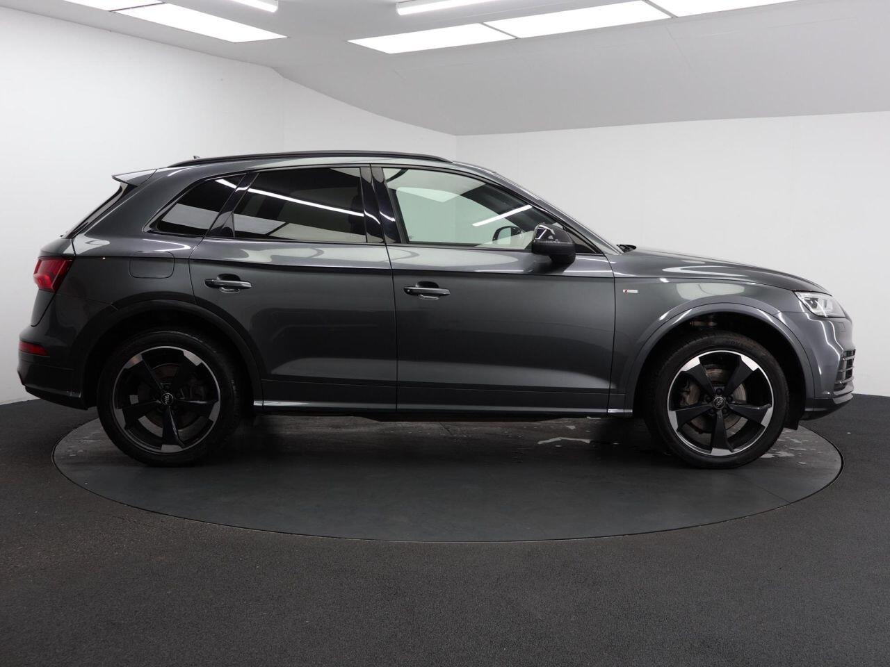 Audi Q5 - Image 14