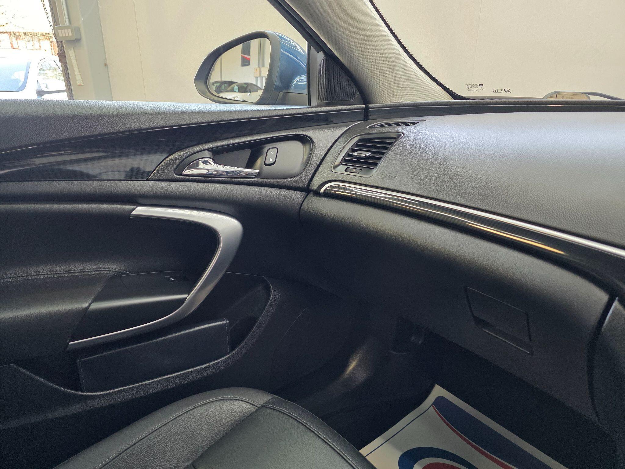 Vauxhall Insignia - Image 18