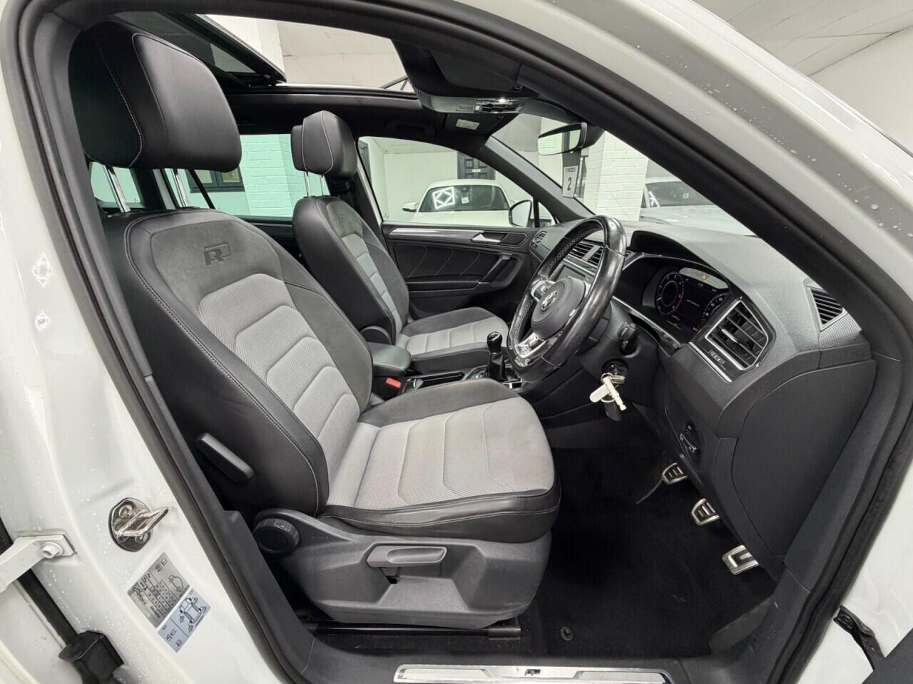 Volkswagen Tiguan - Image 17