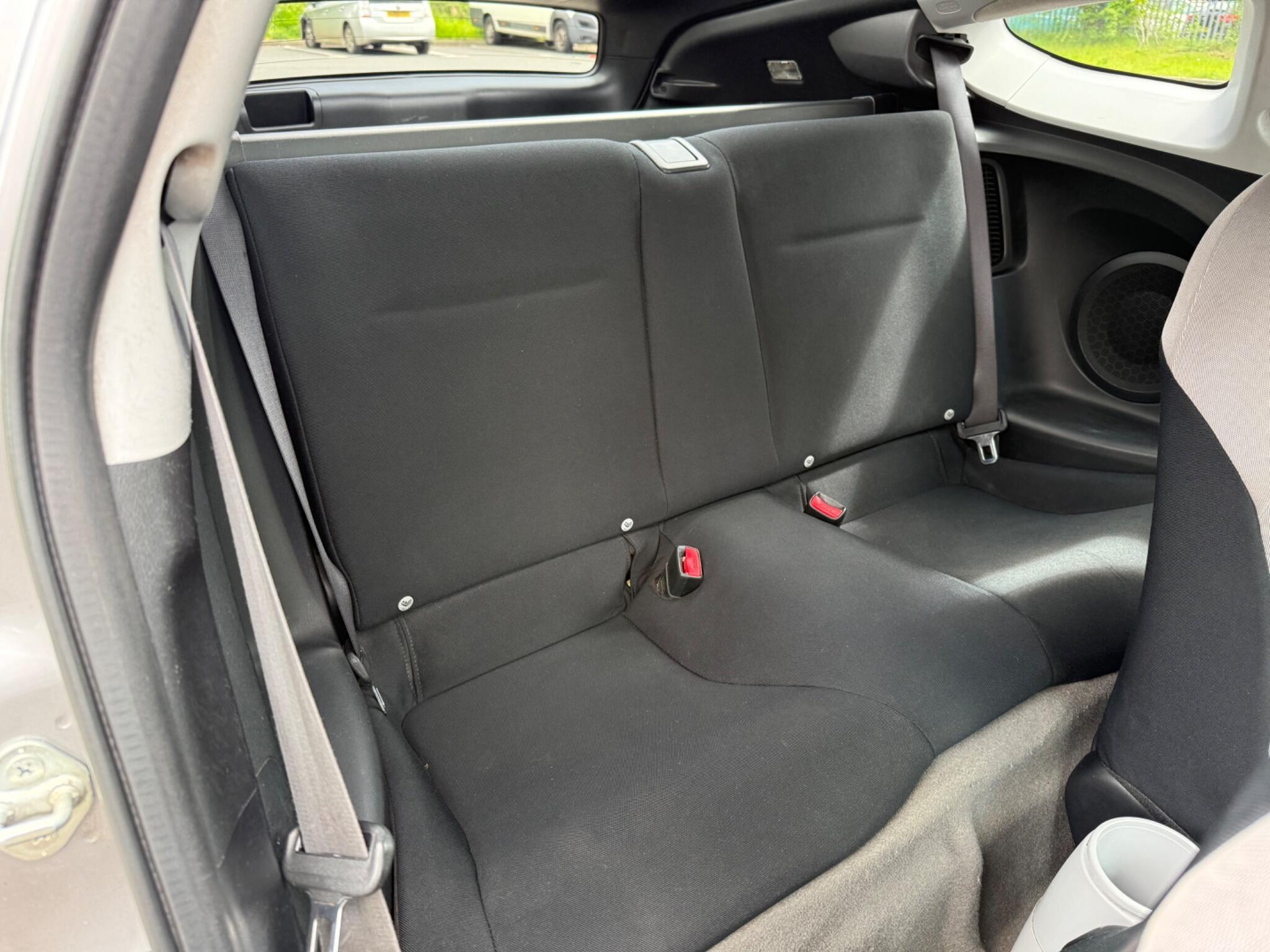 Honda CR-Z - Image 11
