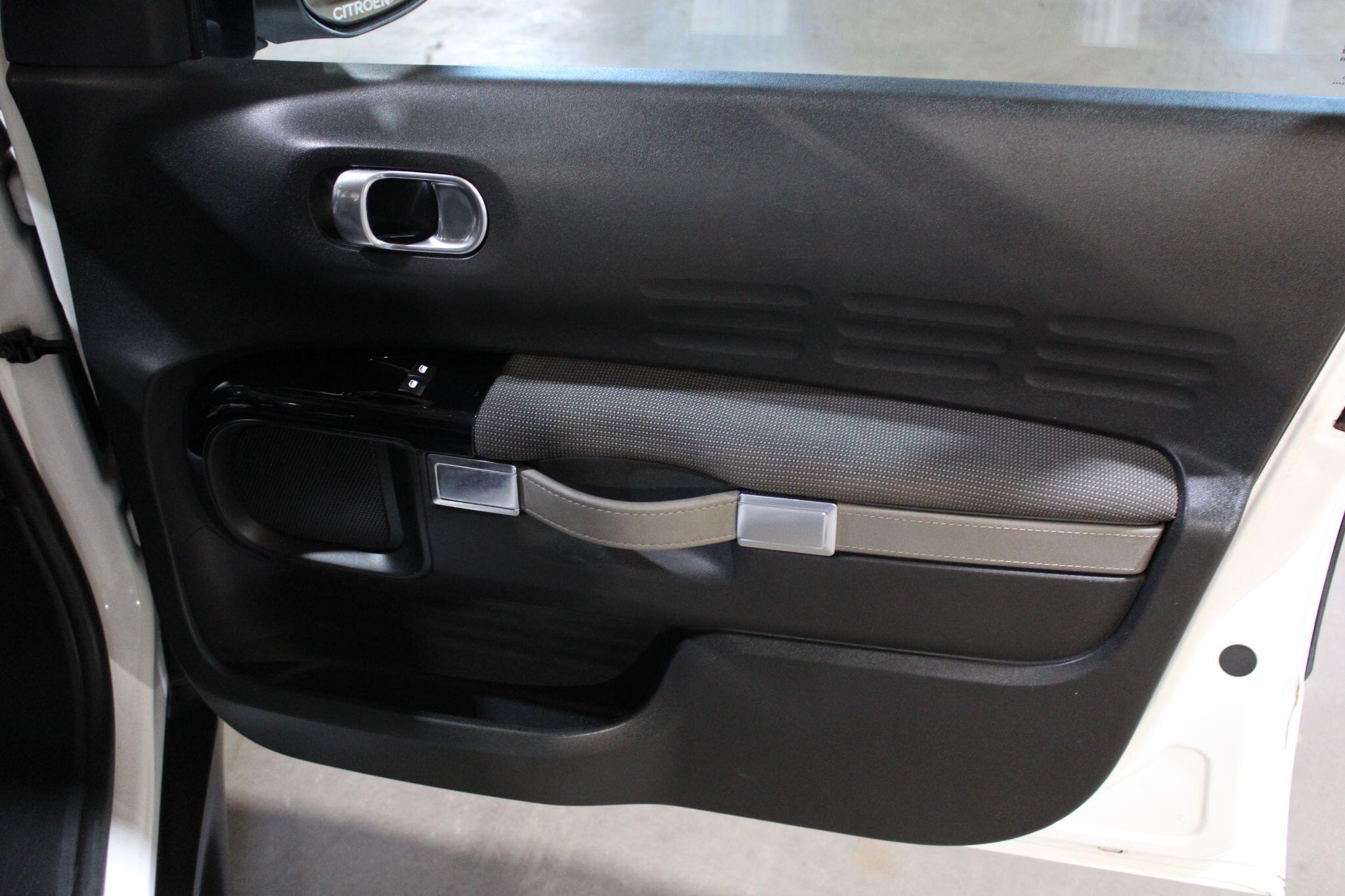 Citroen C4 Cactus - Image 20