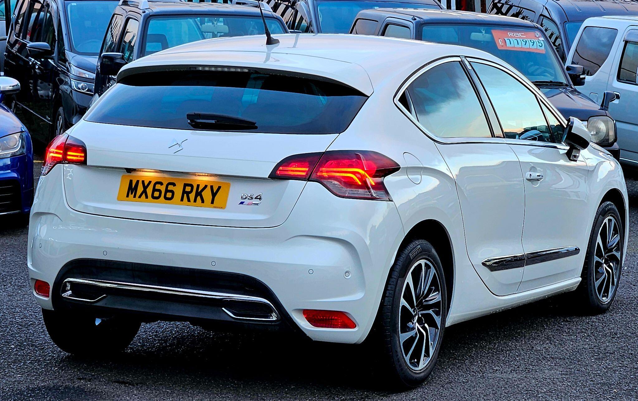 DS AUTOMOBILES DS 4 - Image 14