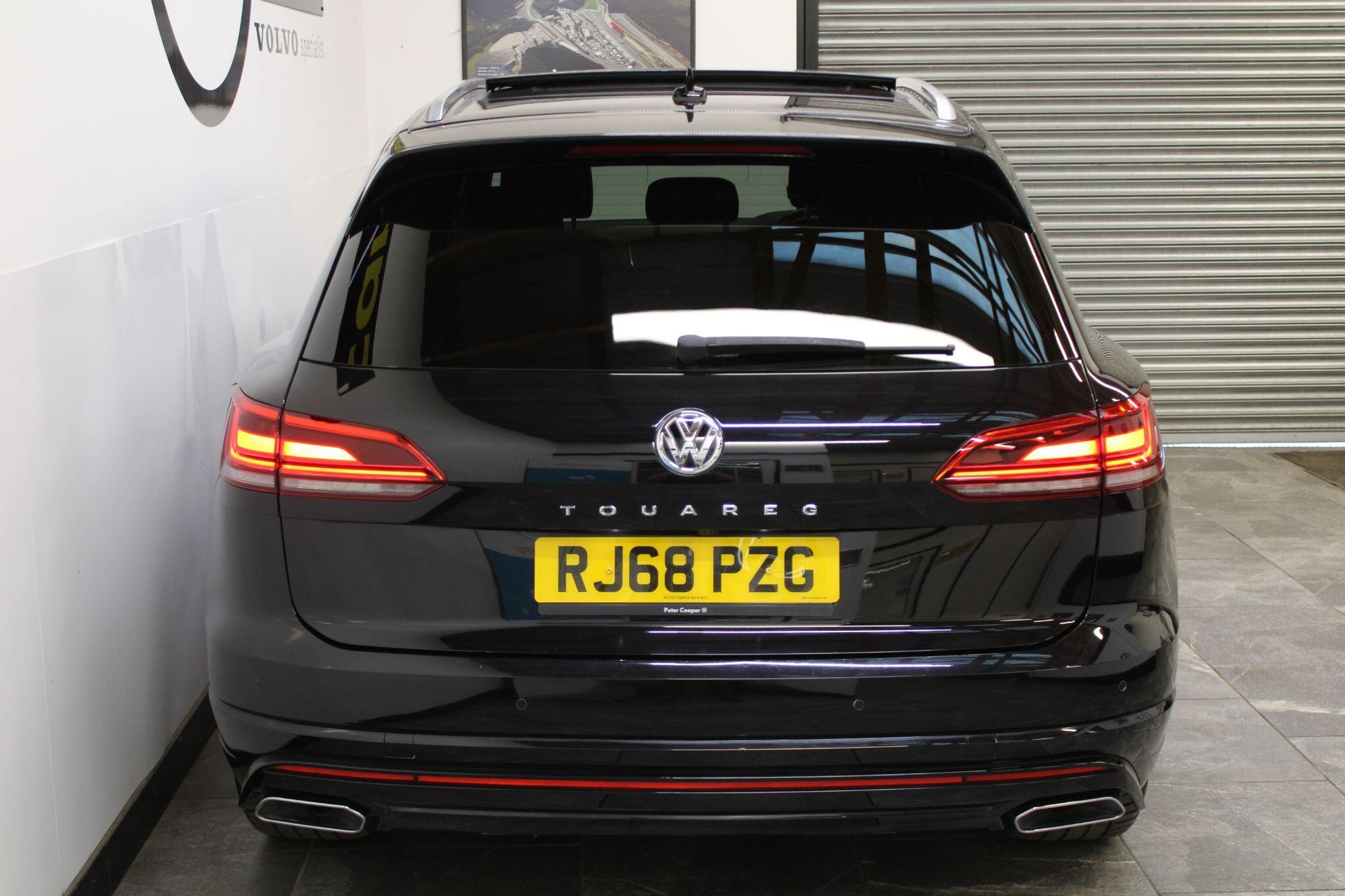 Volkswagen Touareg - Image 14