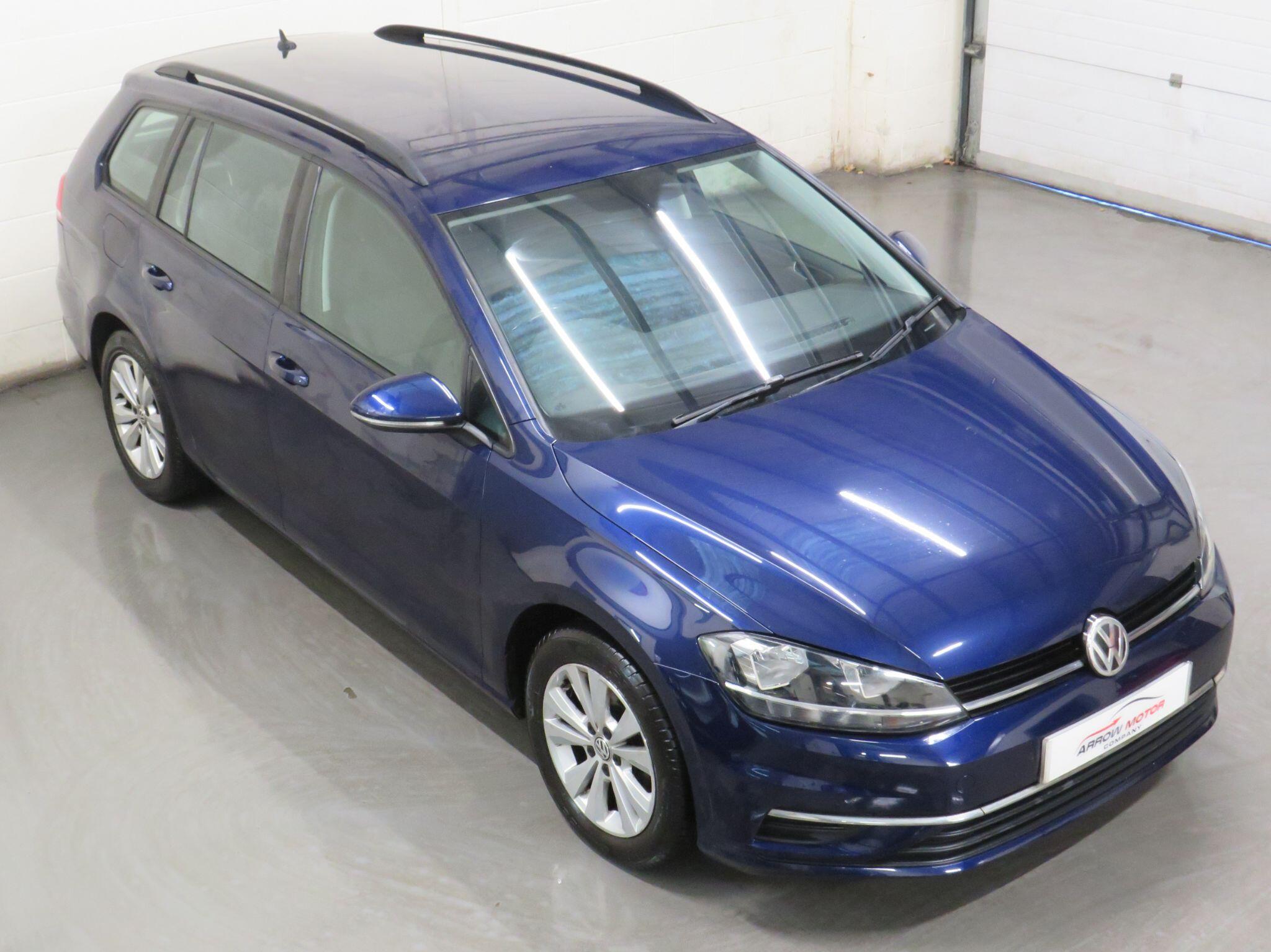 Volkswagen Golf - Image 9