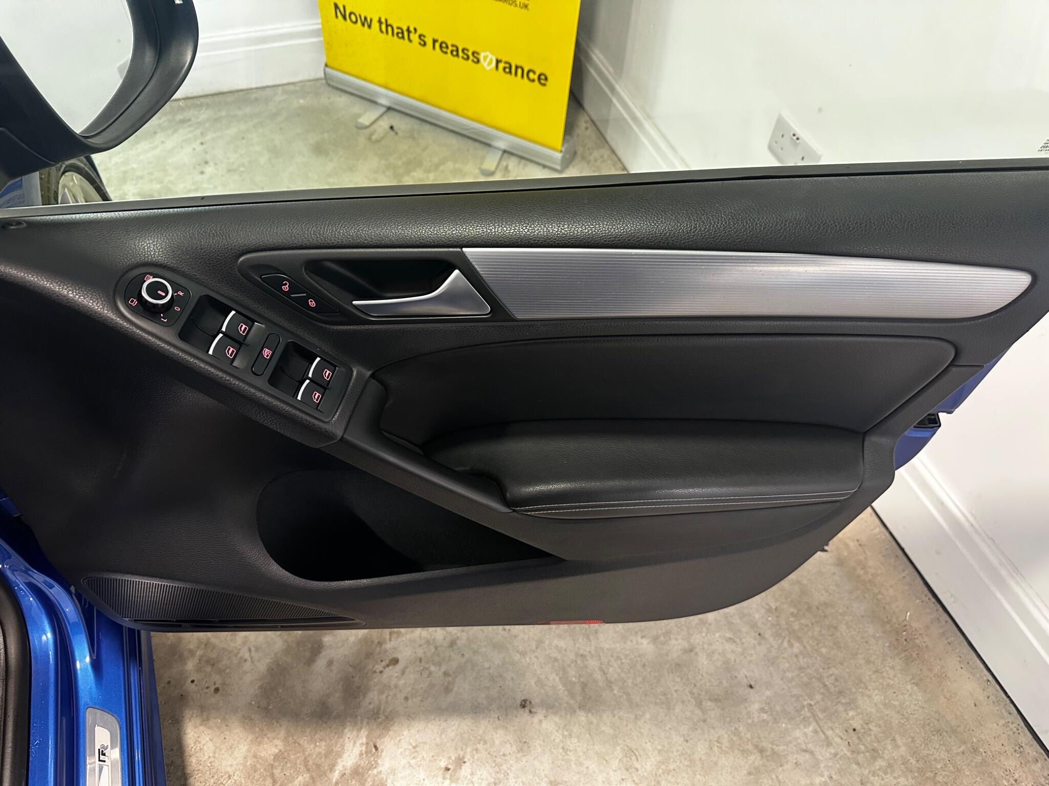 Volkswagen Golf - Image 12