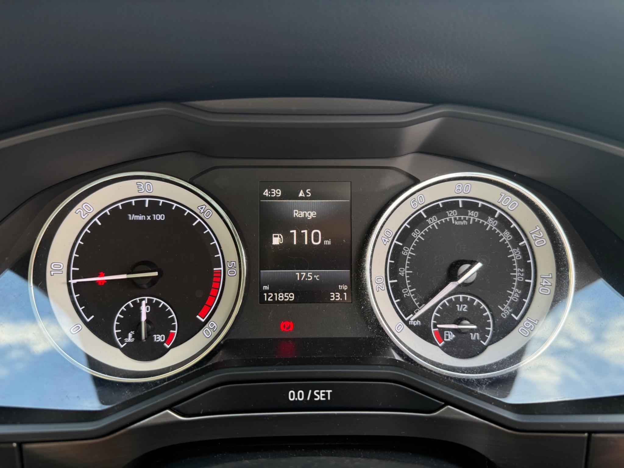 Skoda Superb - Image 23