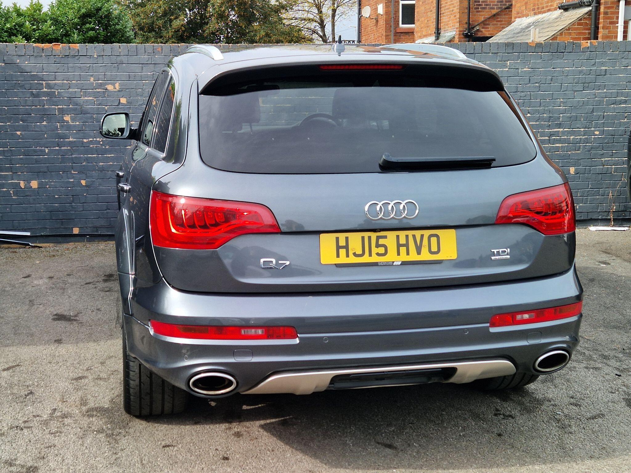 Audi Q7 - Image 8