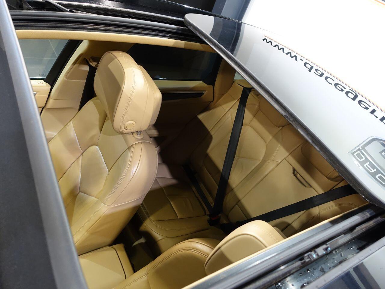 Porsche Macan - Image 3