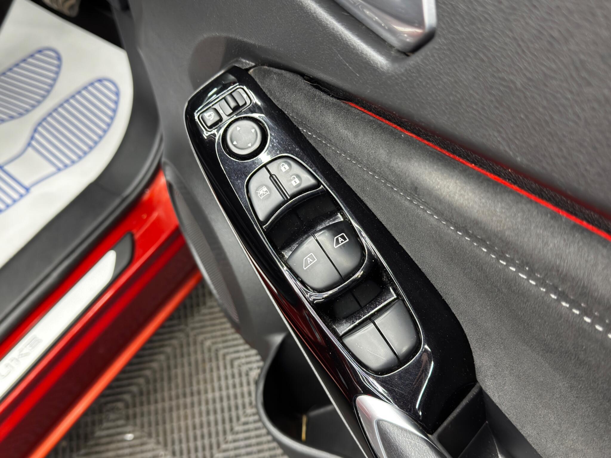 Nissan Juke - Image 36