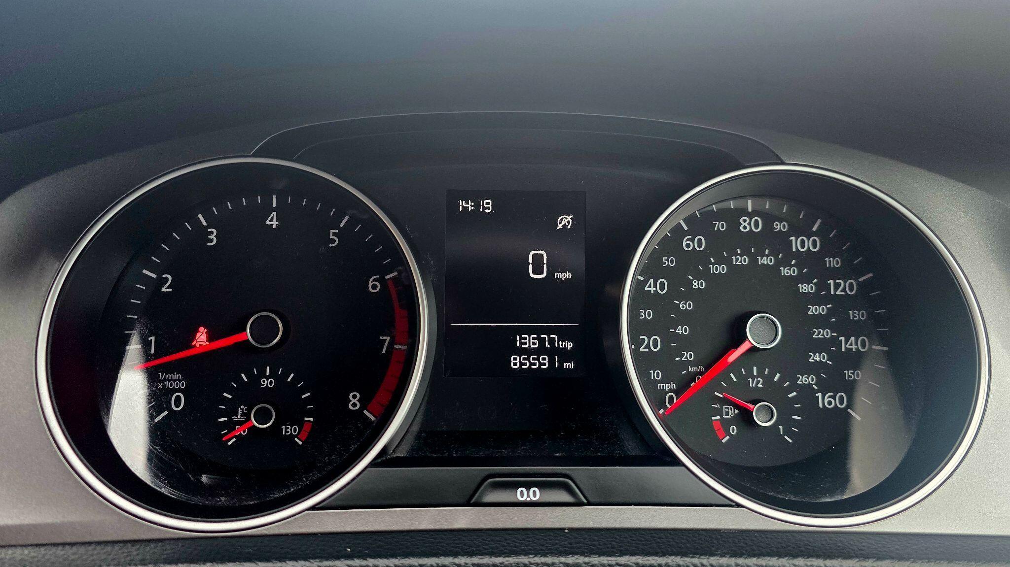 Volkswagen Golf - Image 28