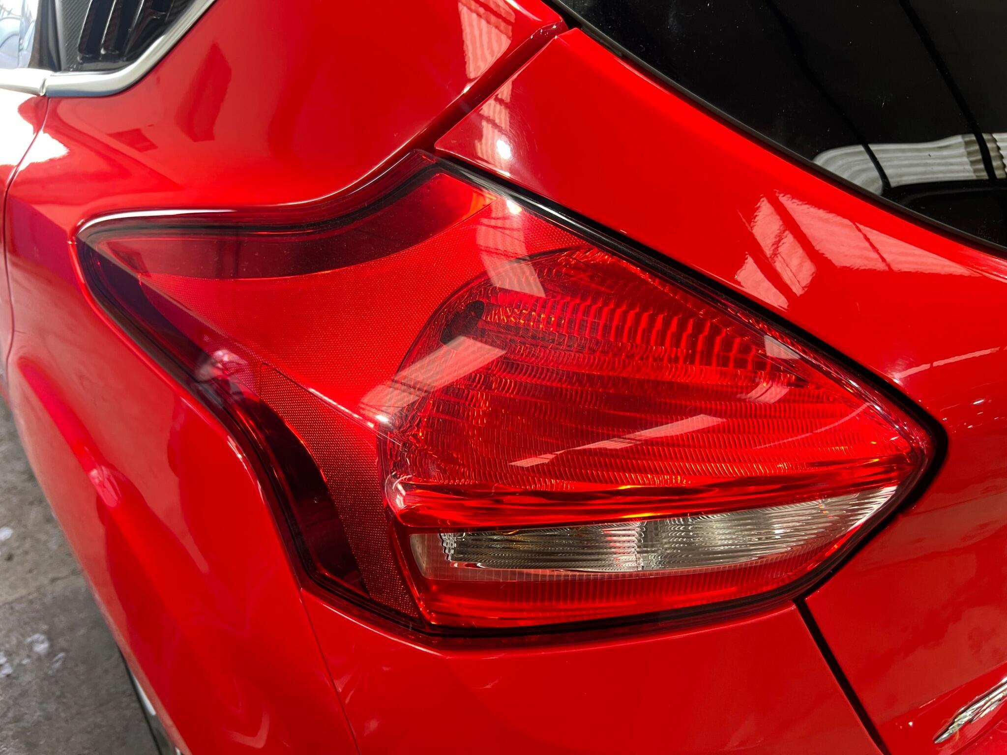 Ford Focus - Image 7