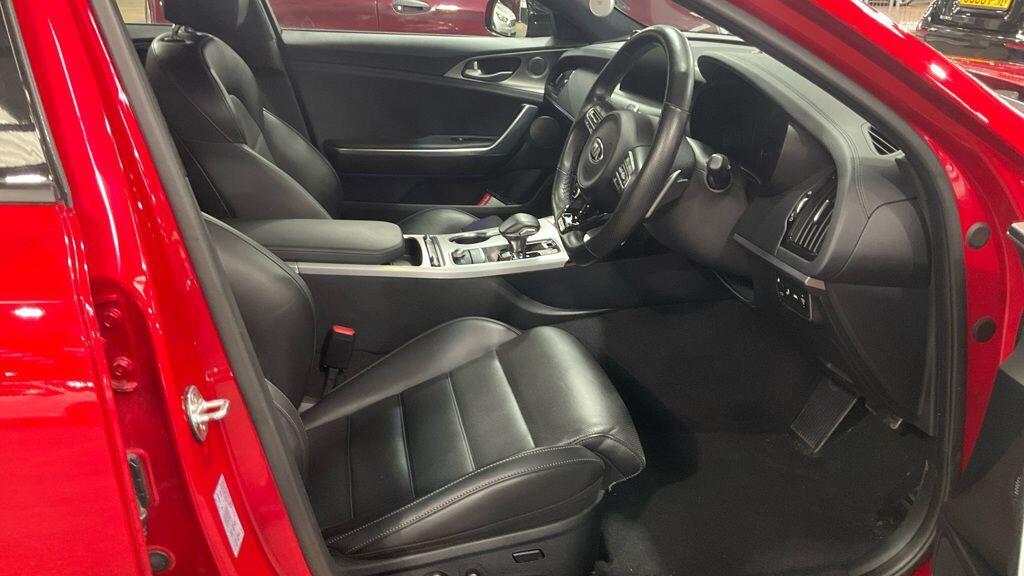 Kia Stinger - Image 3