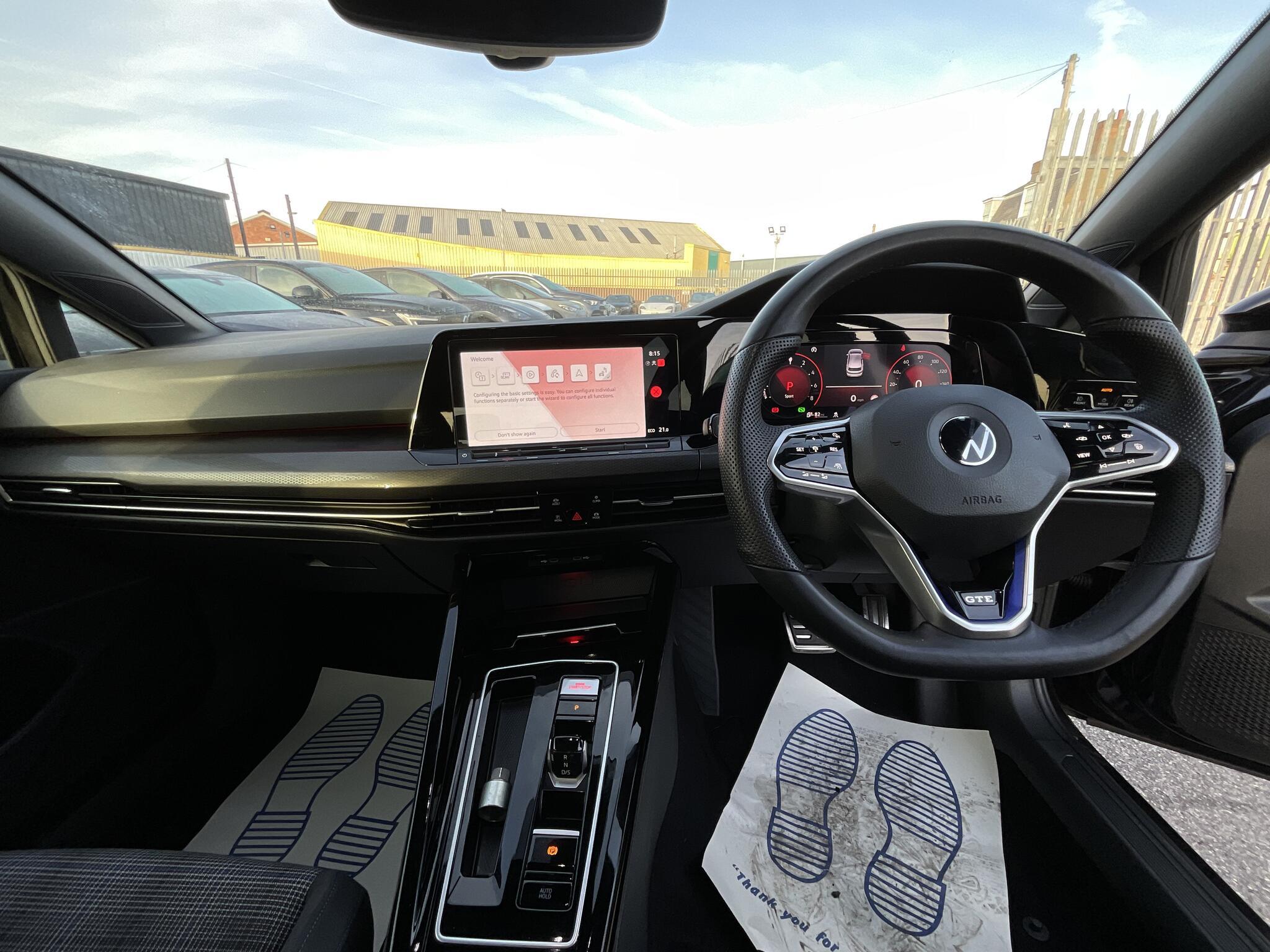 Volkswagen Golf - Image 19