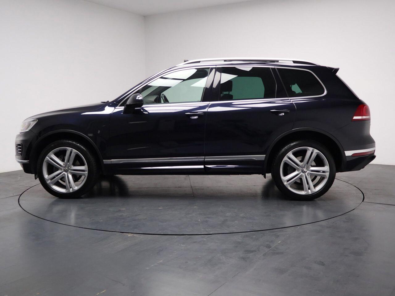 Volkswagen Touareg - Image 15