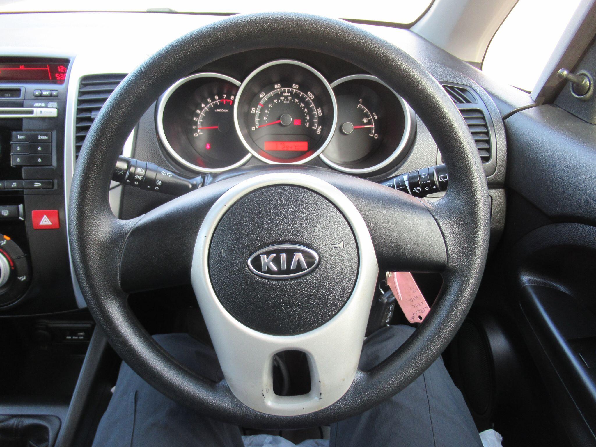 Kia Venga - Image 15