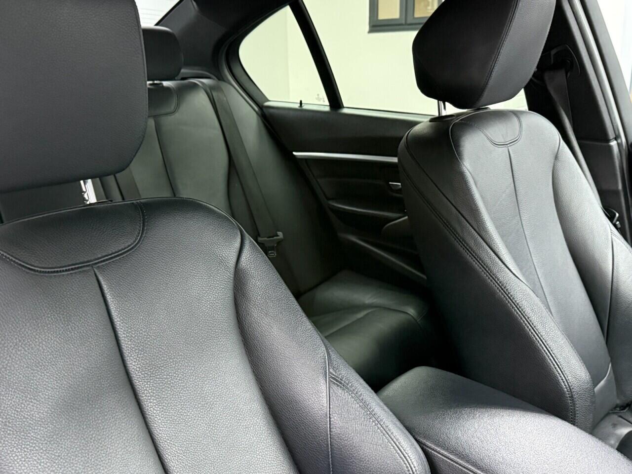 BMW 3 Series - Image 18