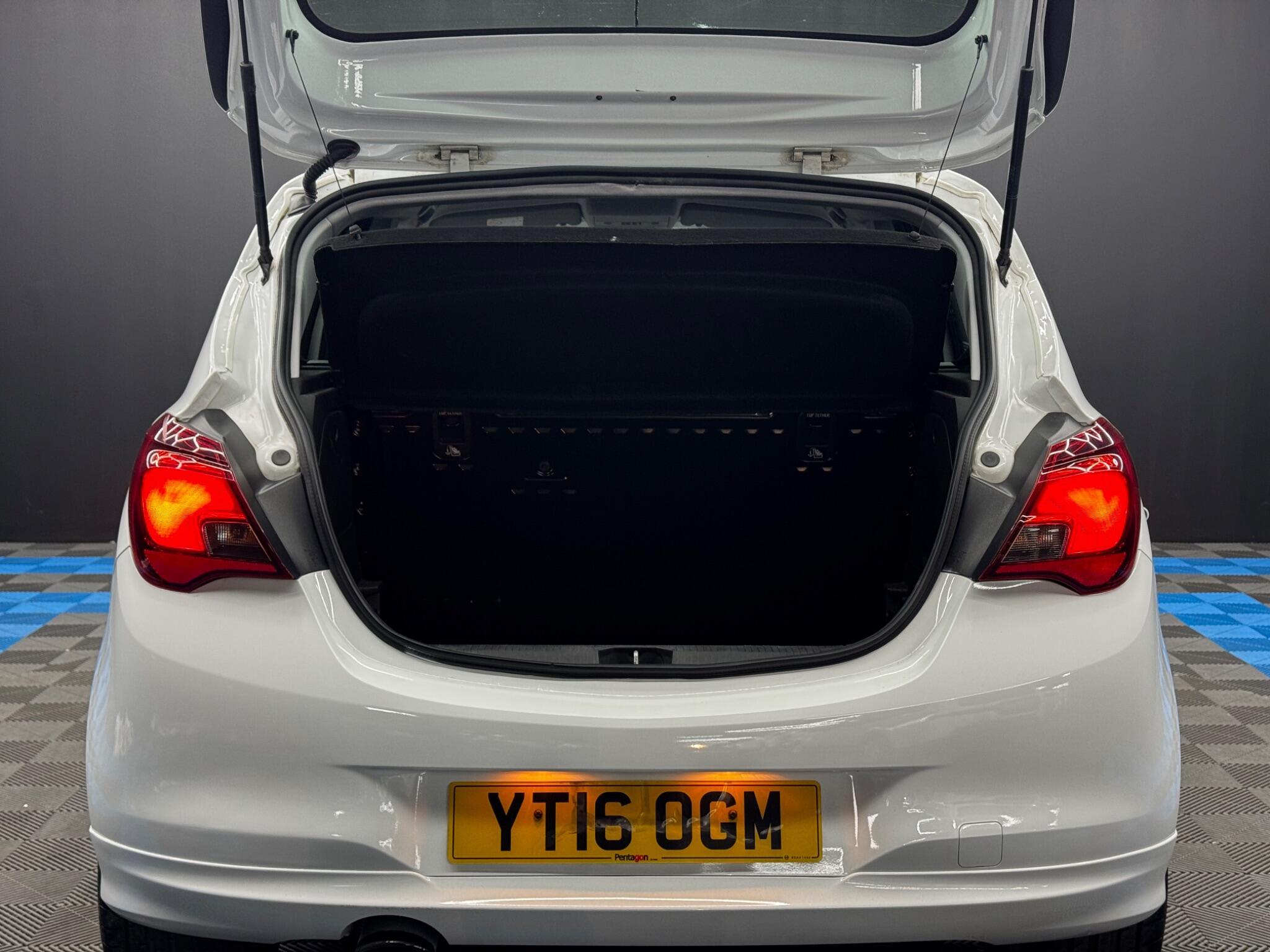 Vauxhall Corsa - Image 32