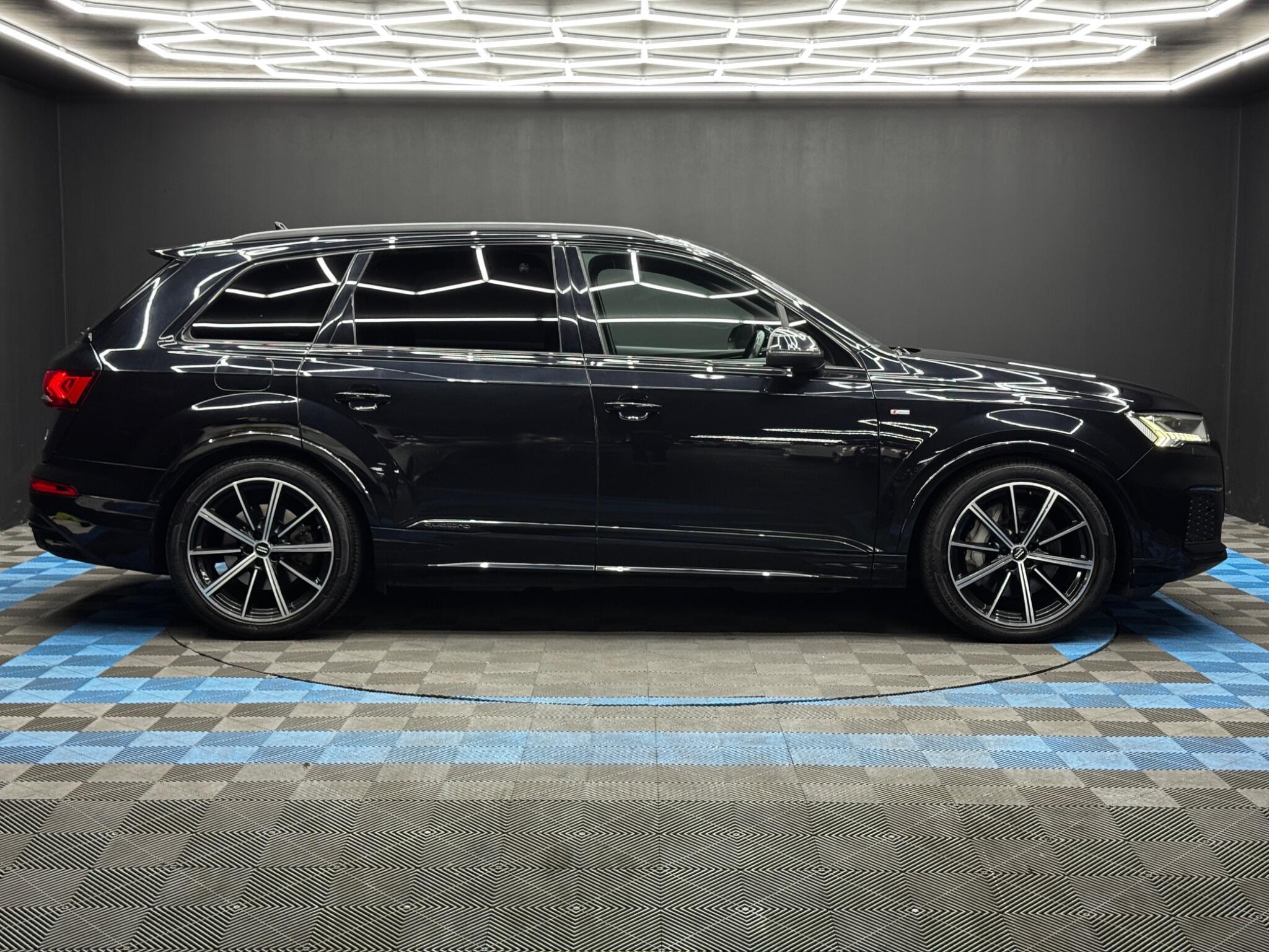 Audi Q7 - Image 4