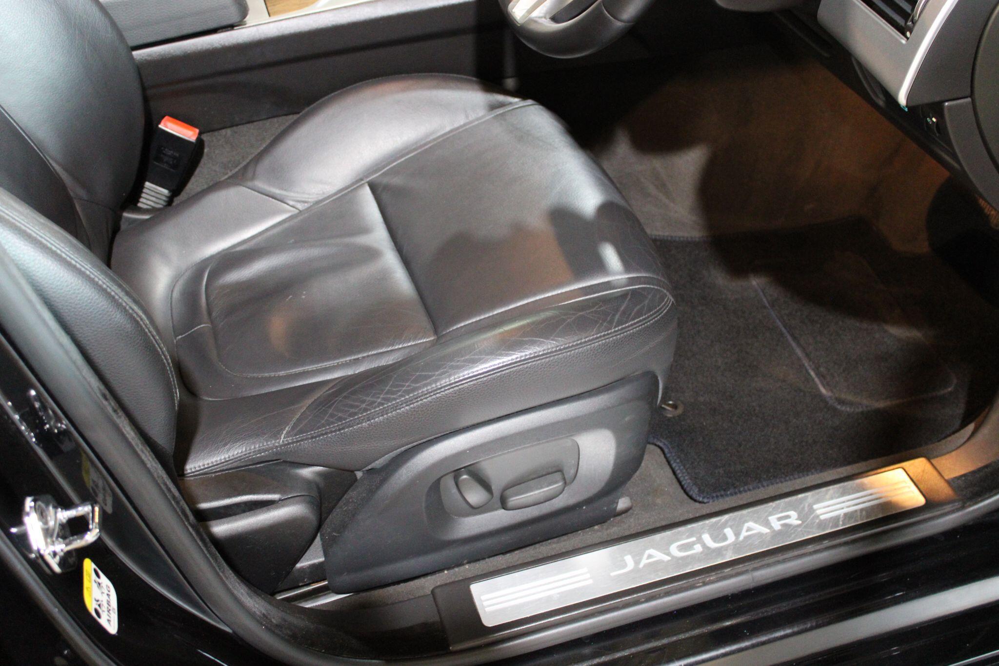 Jaguar XF - Image 5