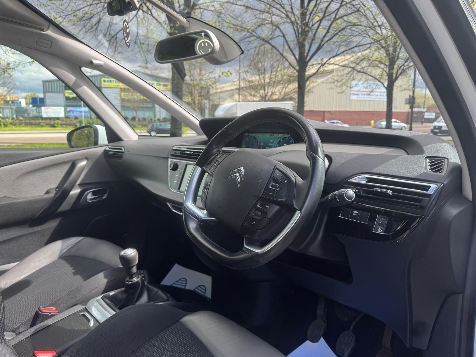 Citroen C4 Picasso - Image 13