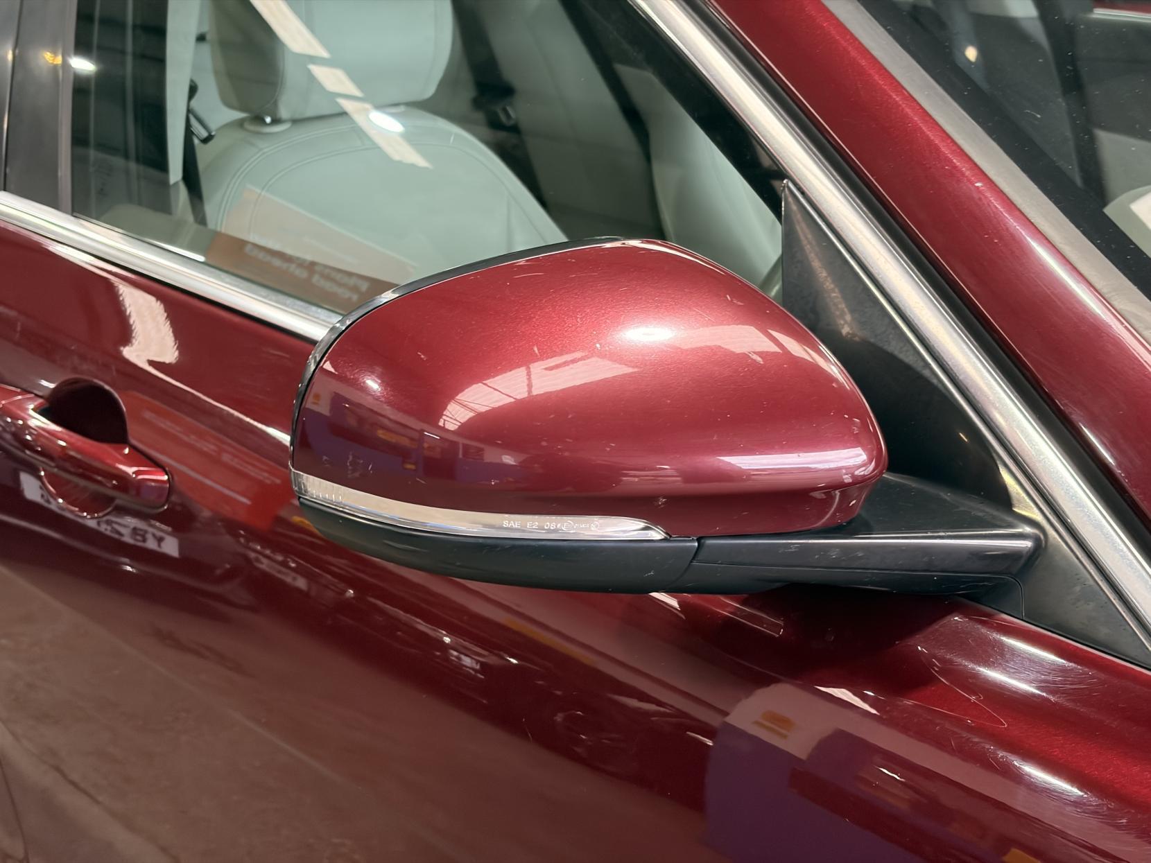Jaguar XE - Image 13