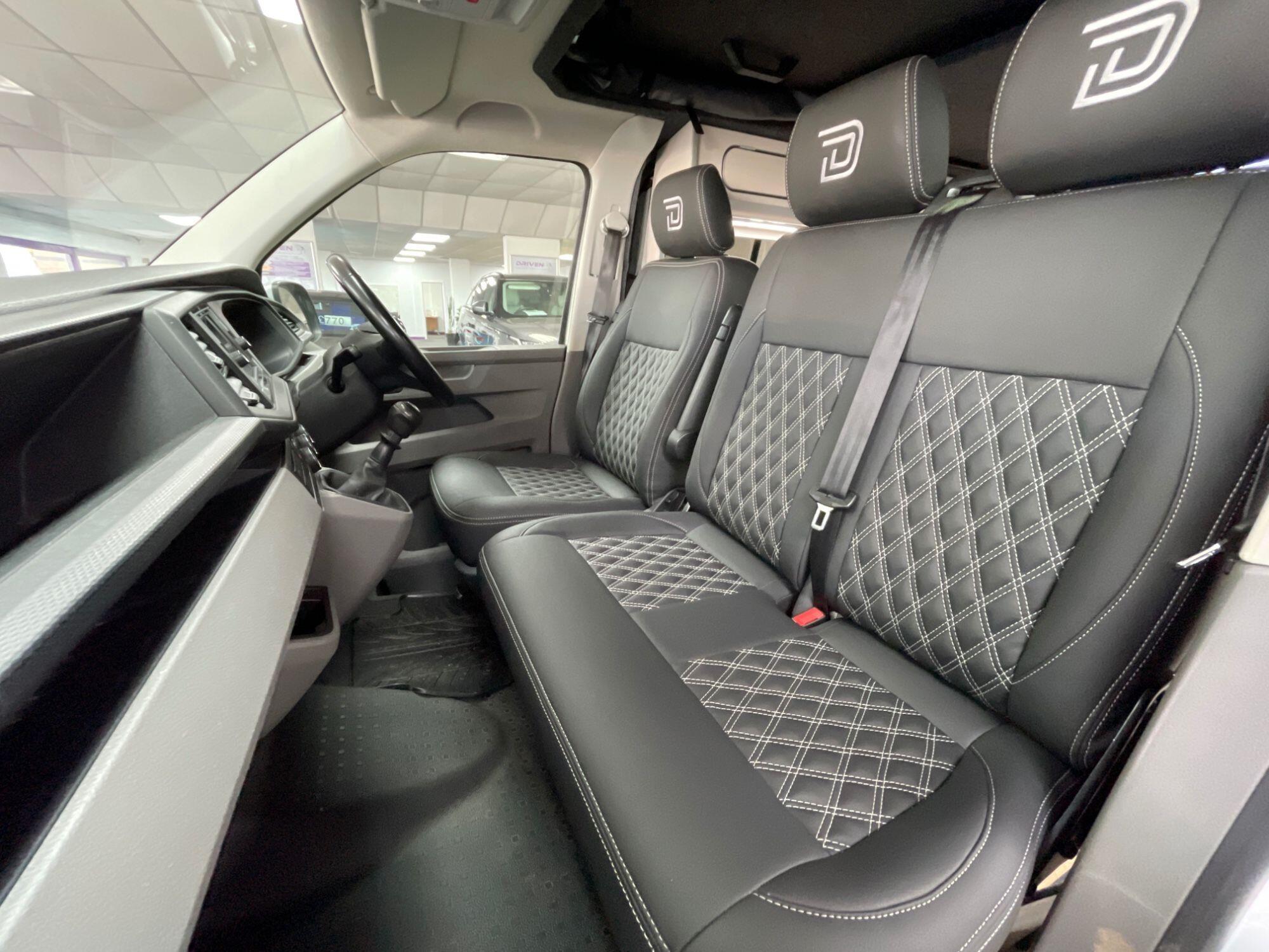 Volkswagen Transporter - Image 24