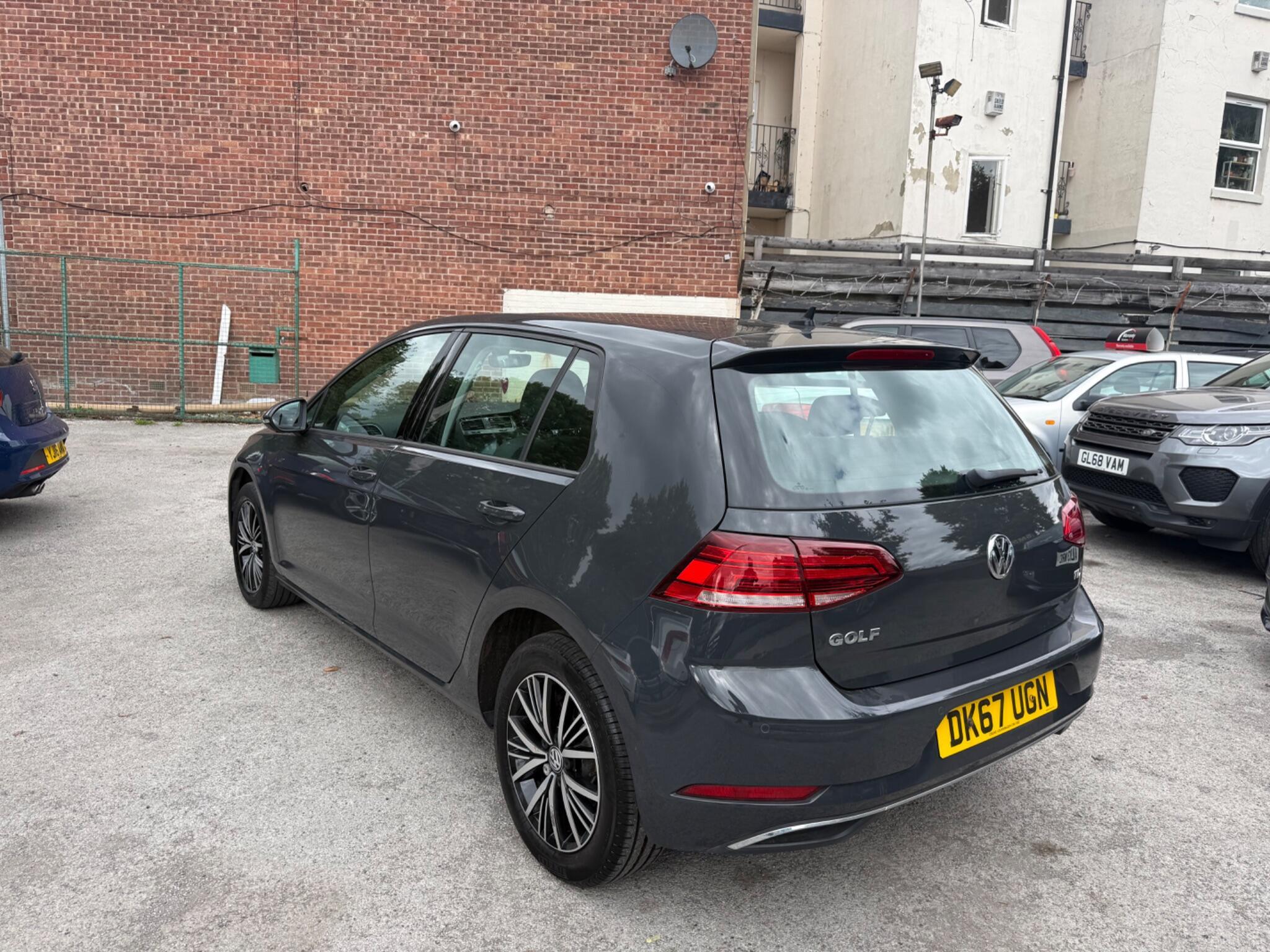 Volkswagen Golf - Image 5