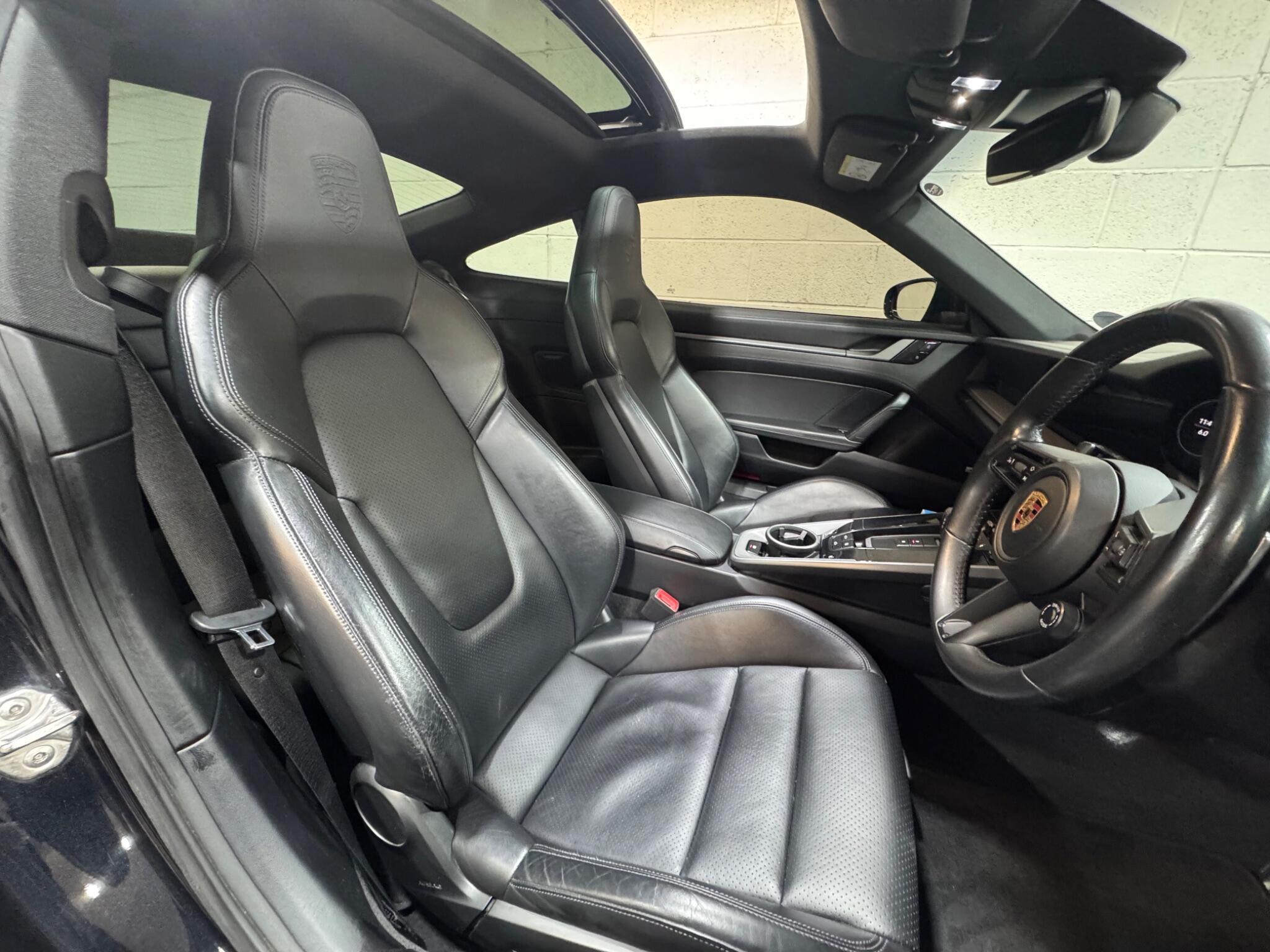 Porsche 911 - Image 7