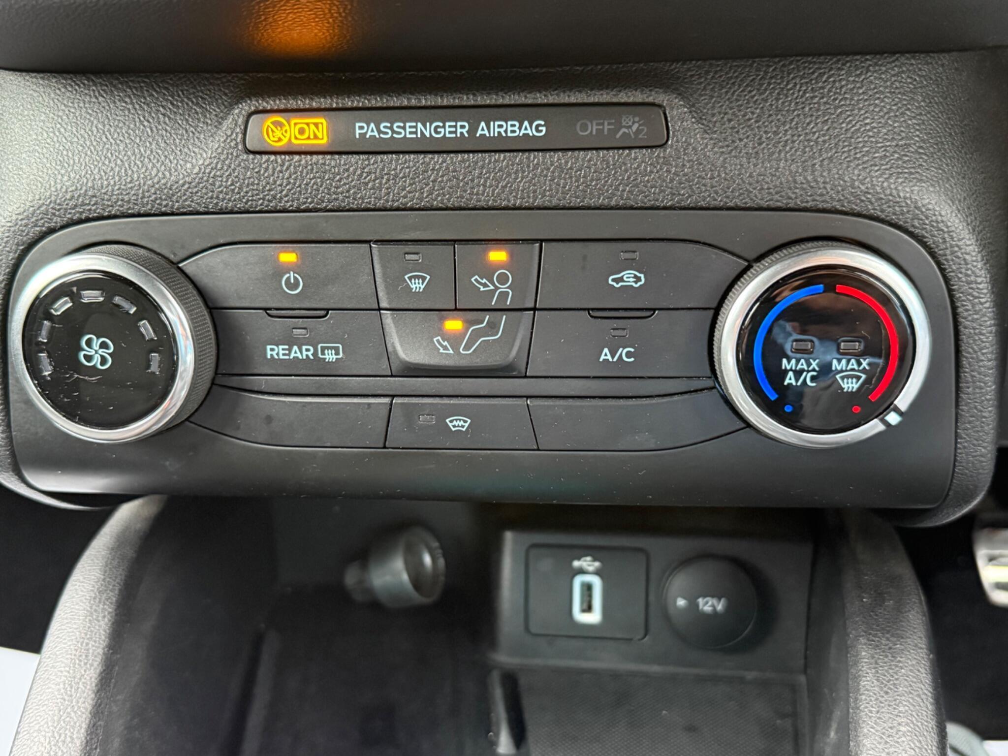 Ford Focus - Image 35