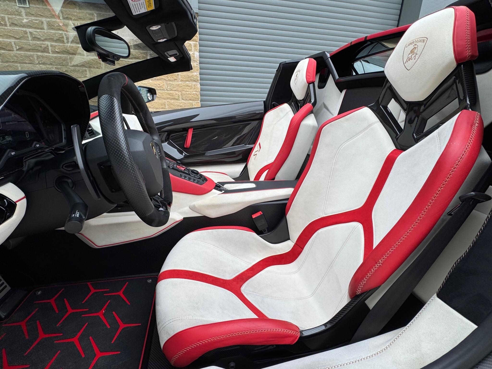Lamborghini Aventador - Image 9