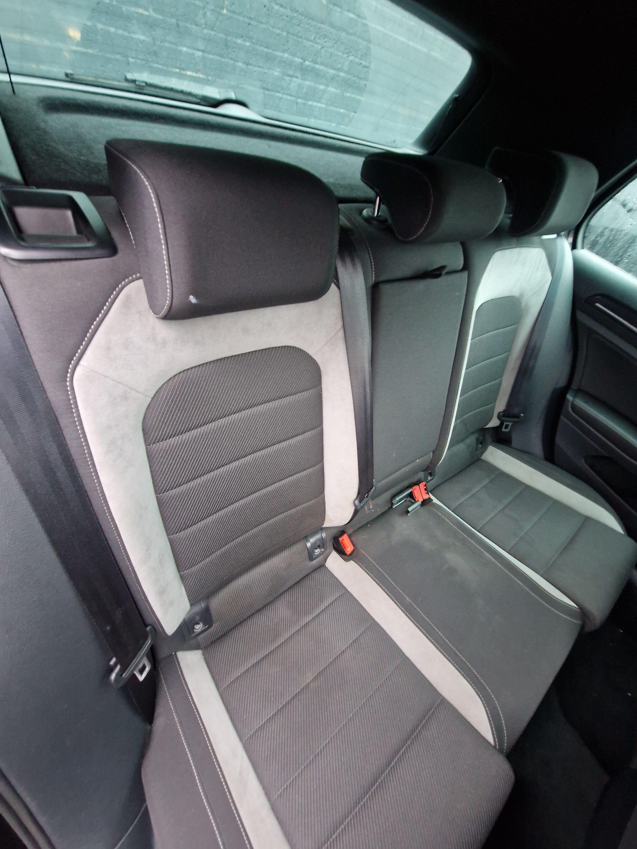 Volkswagen Golf - Image 30