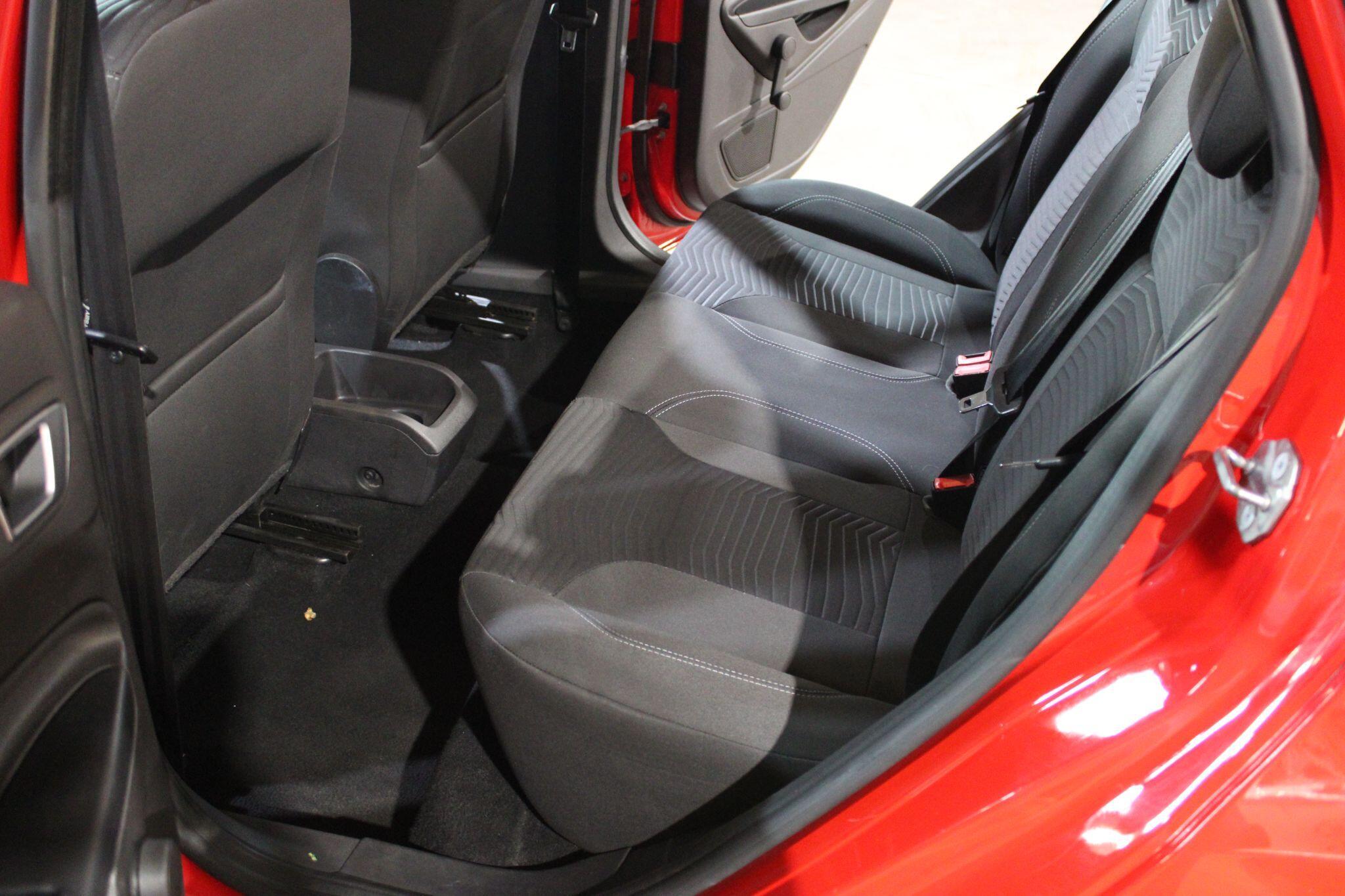 Ford Fiesta - Image 26