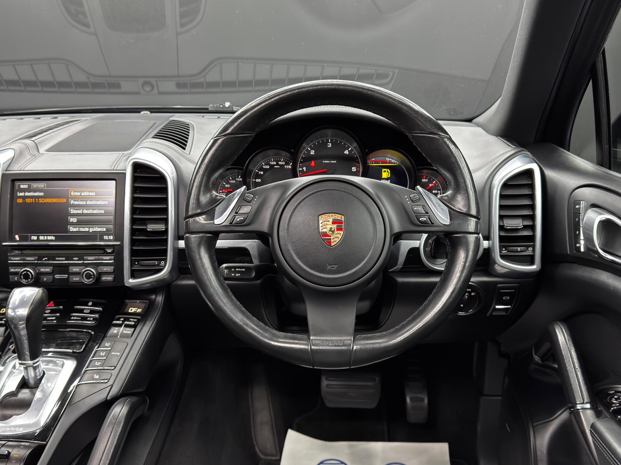 Porsche Cayenne - Image 18