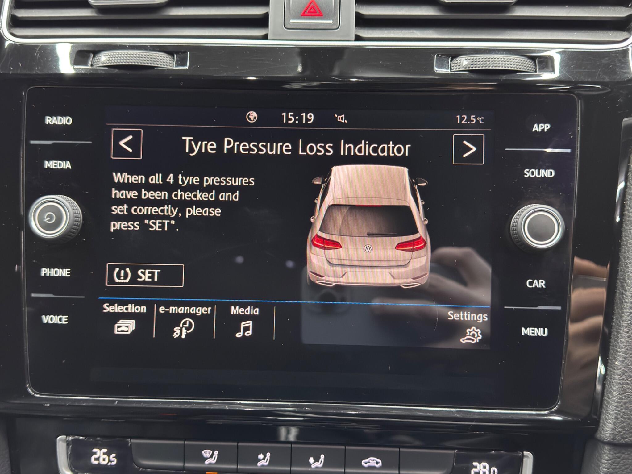 Volkswagen Golf - Image 34