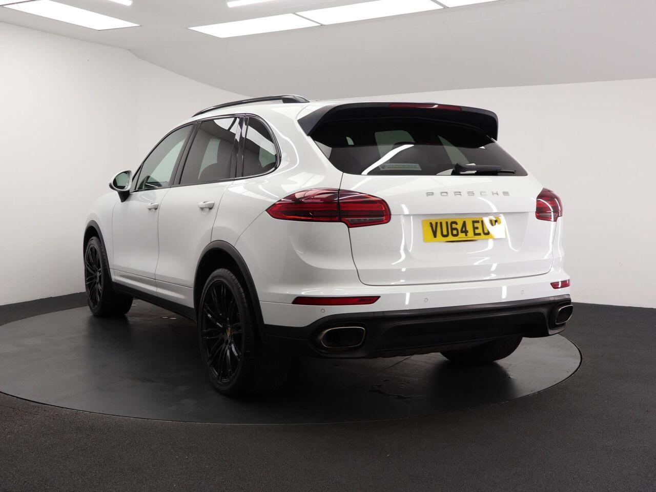 Porsche Cayenne - Image 12