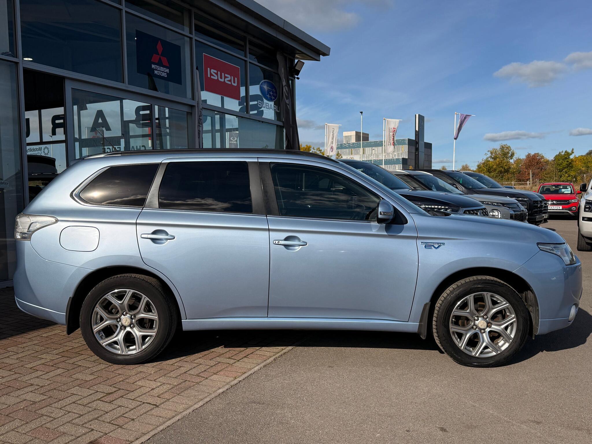 Mitsubishi Outlander - Image 3