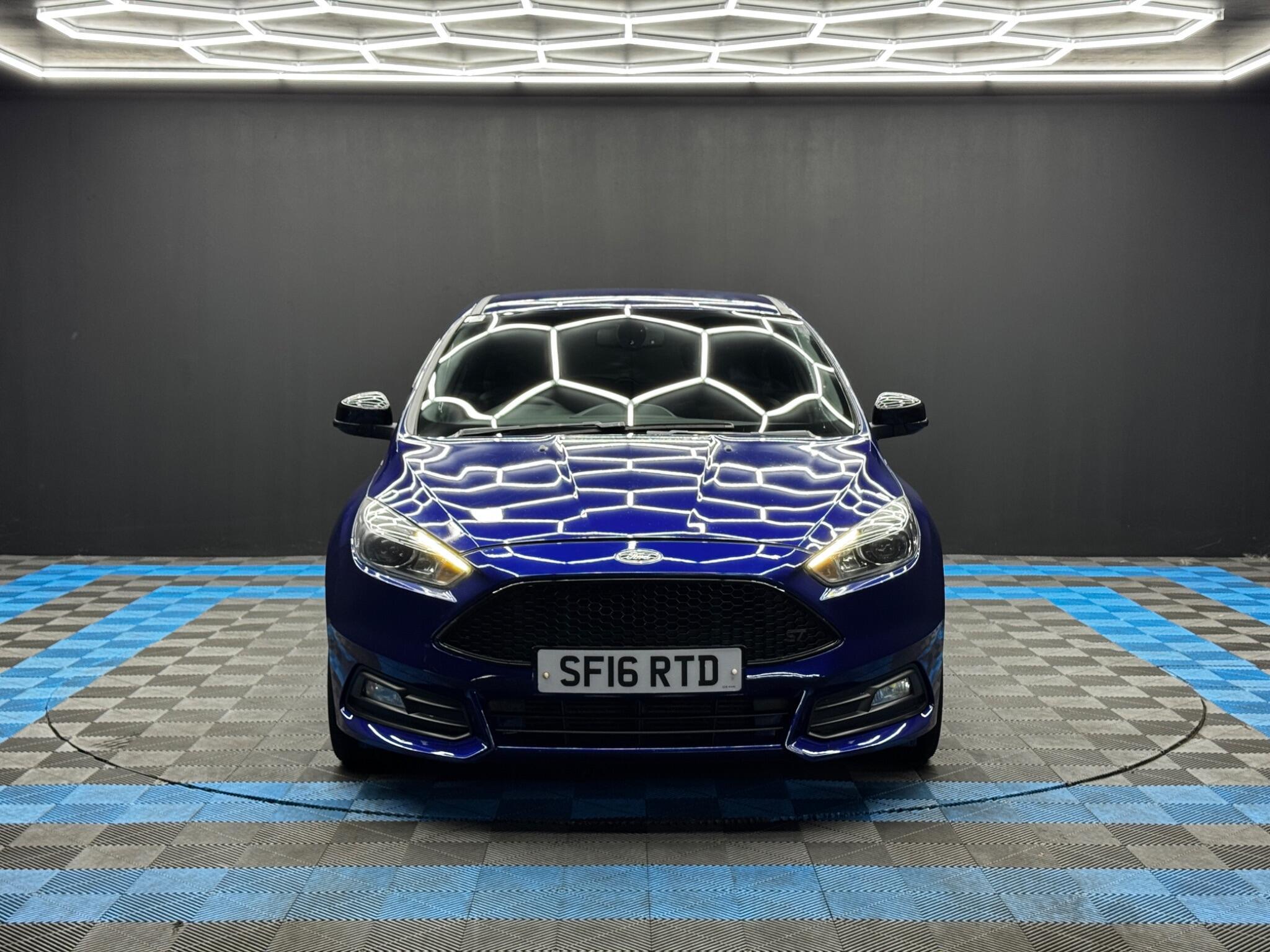 Ford Focus - Image 2