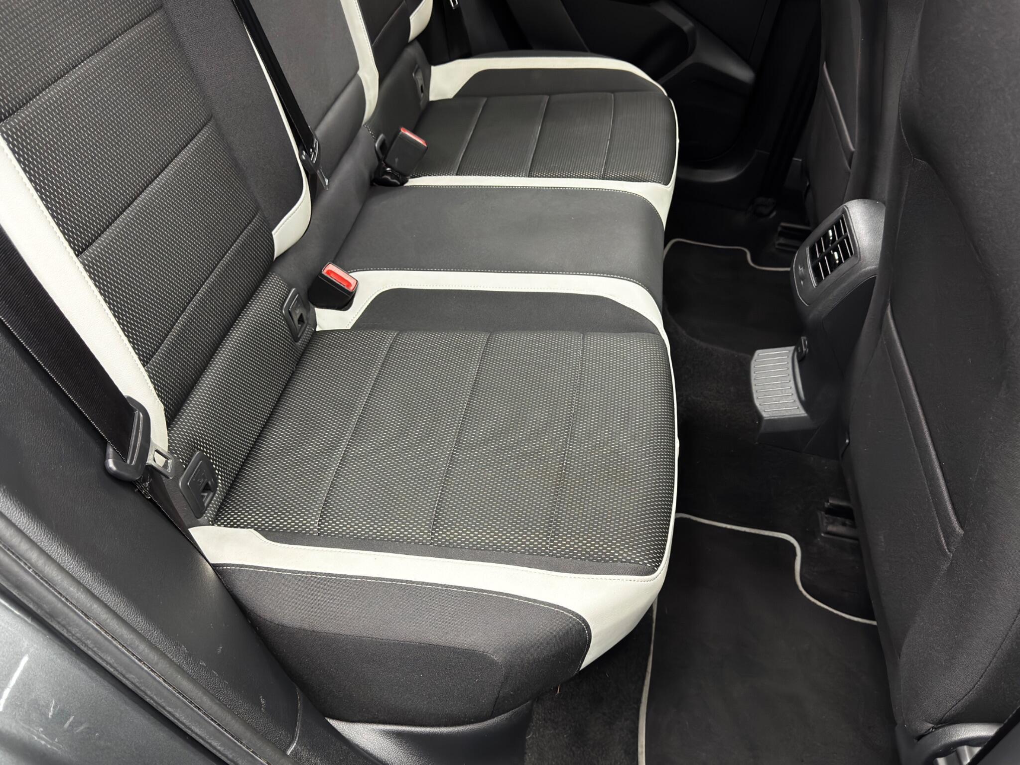 Volkswagen T-Roc - Image 16