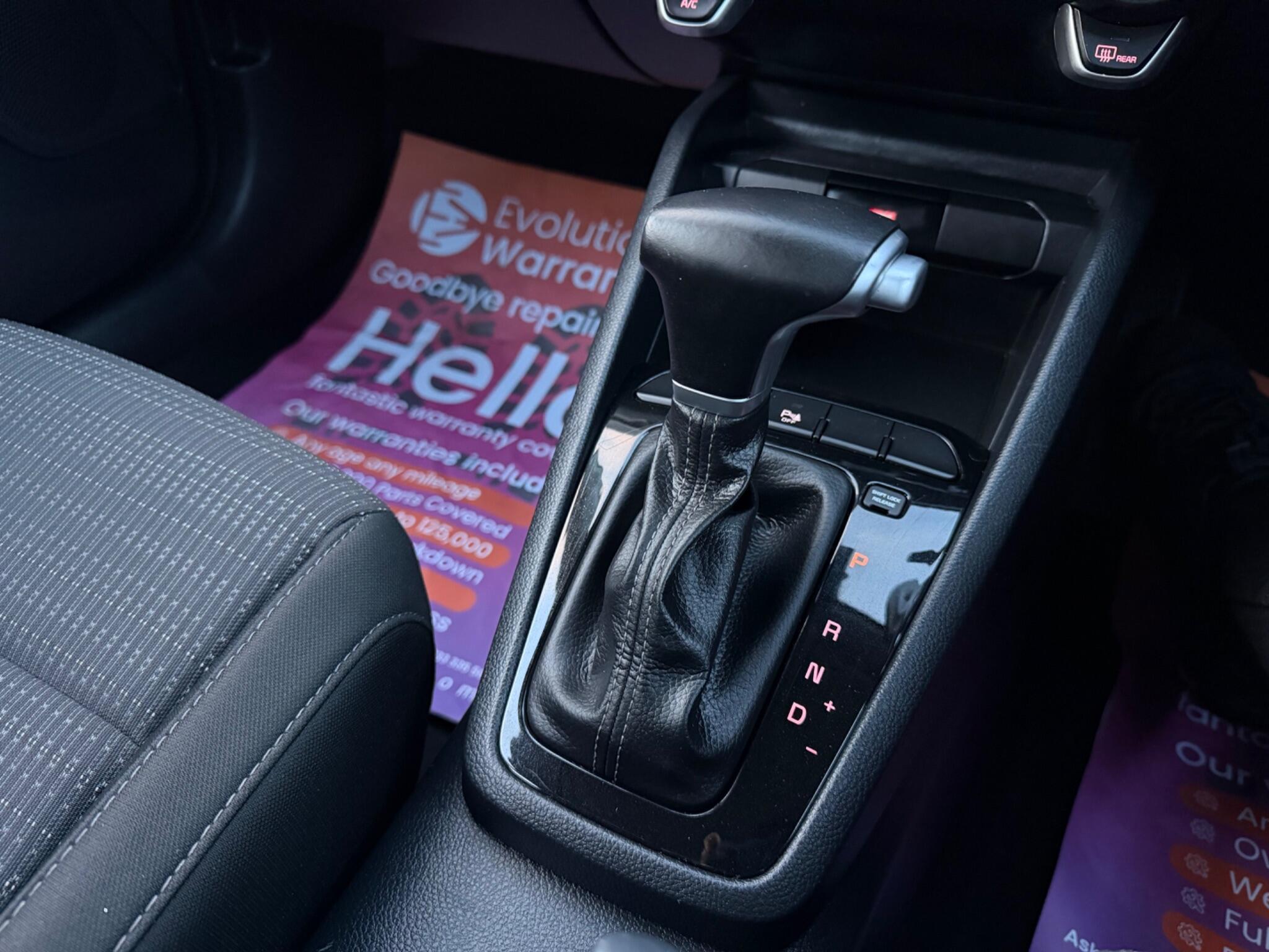 Kia Stonic - Image 61