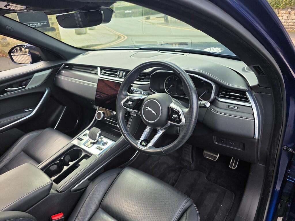 Jaguar F-Pace - Image 36