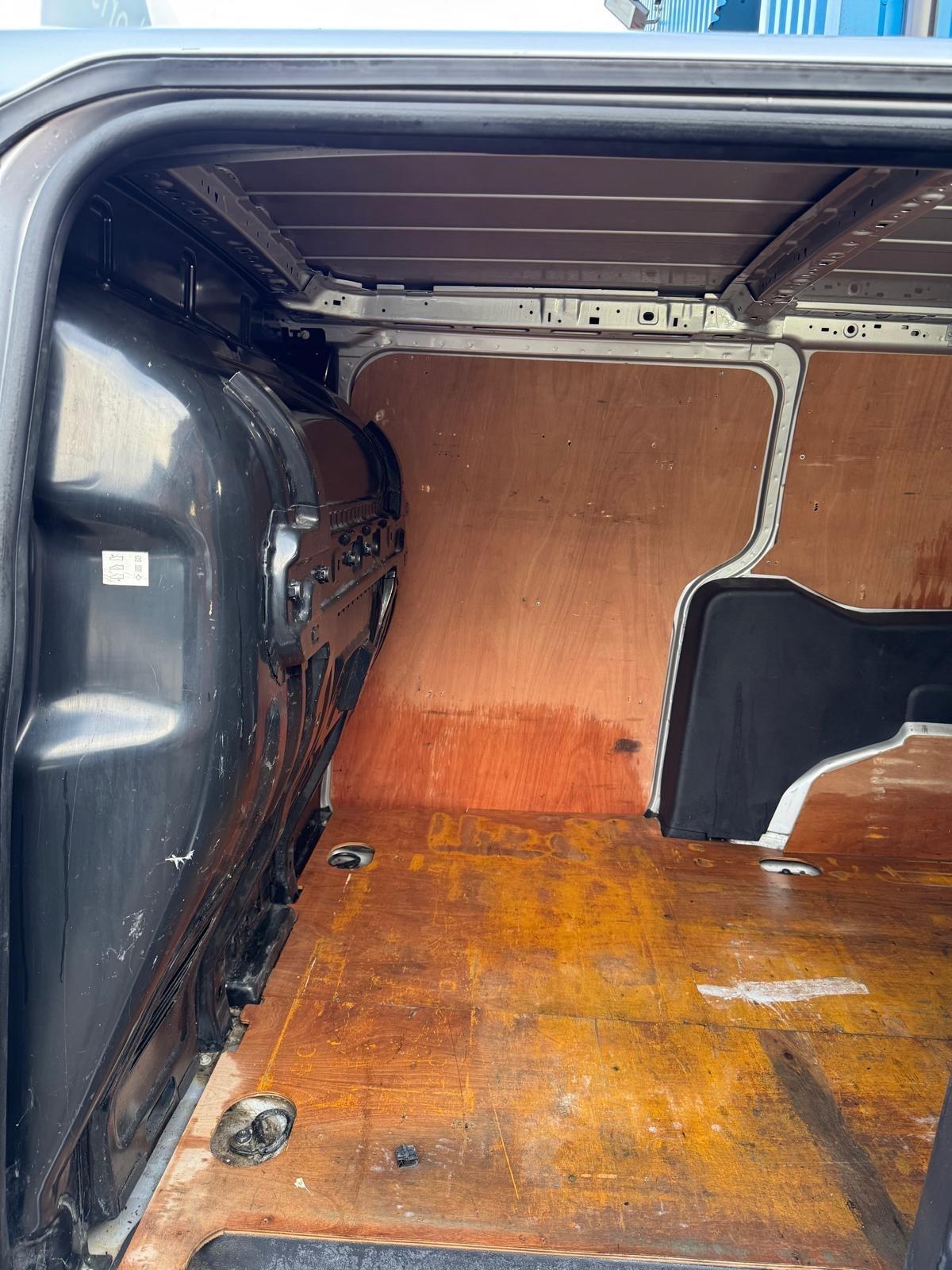 Ford Transit Connect - Image 17