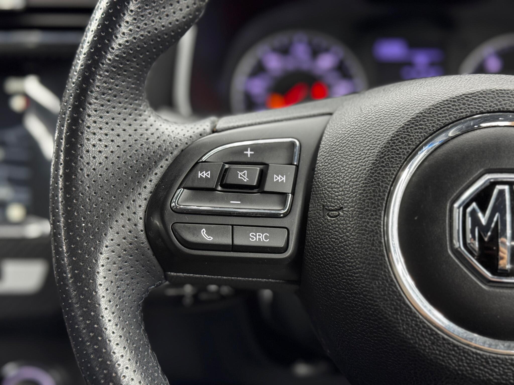 MG MG ZS - Image 20