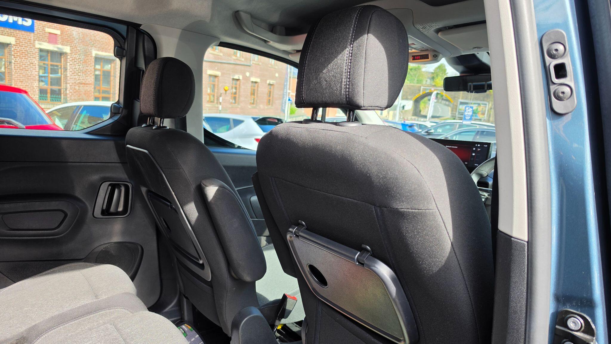 Vauxhall Combo Life Electric - Image 18