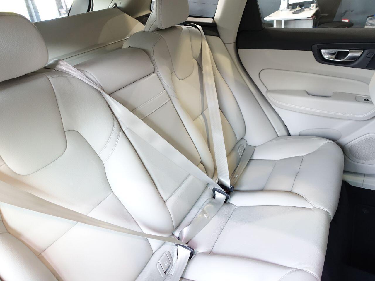 Volvo XC60 - Image 14