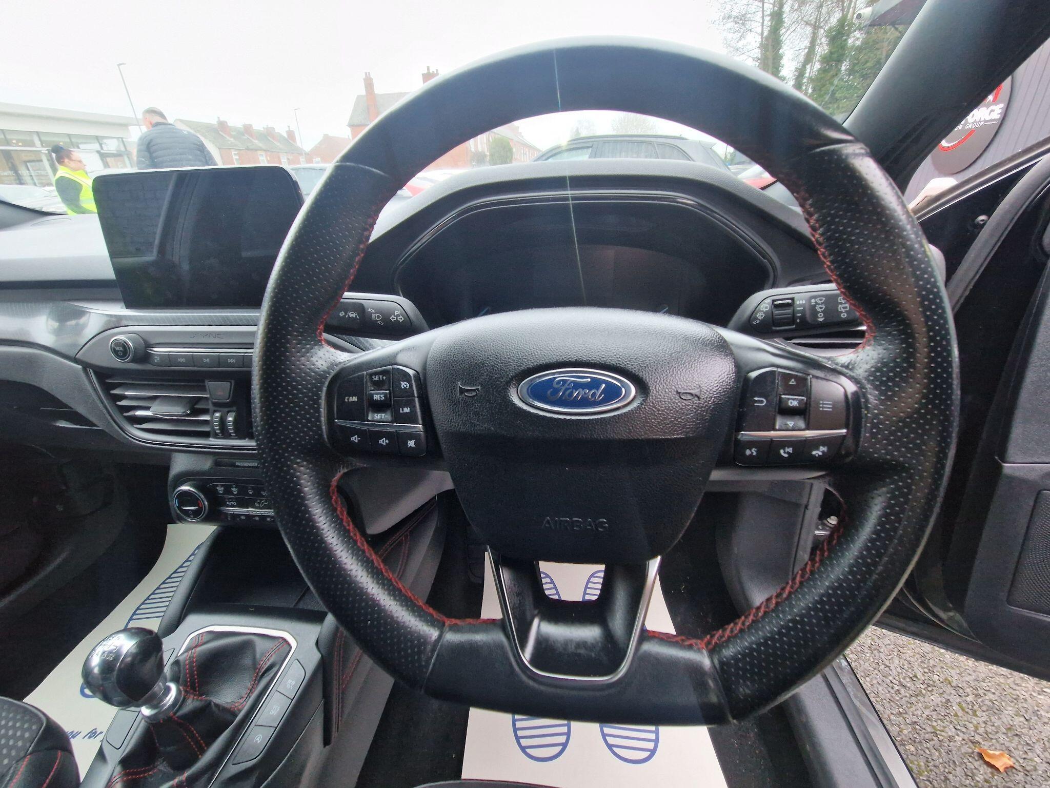 Ford Focus - Image 44