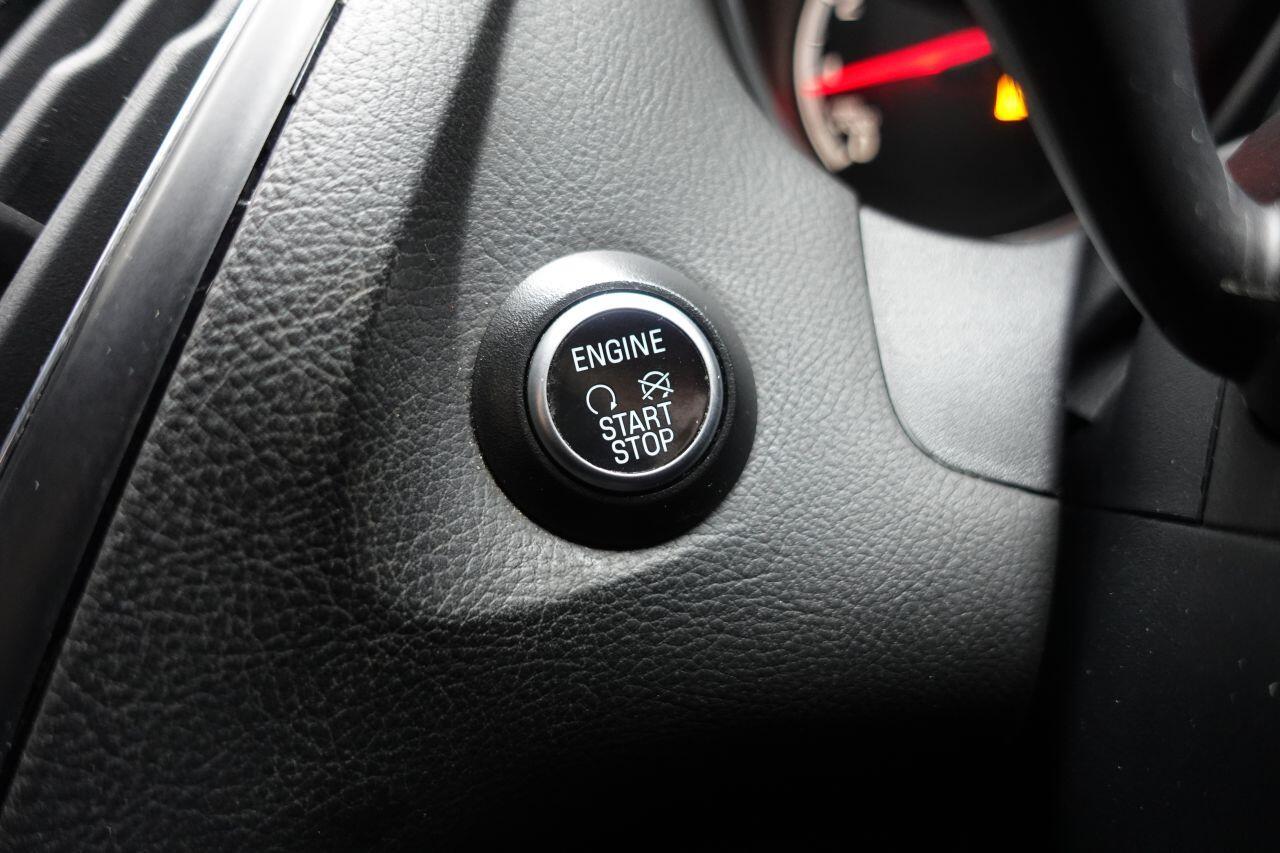 Ford Focus - Image 40