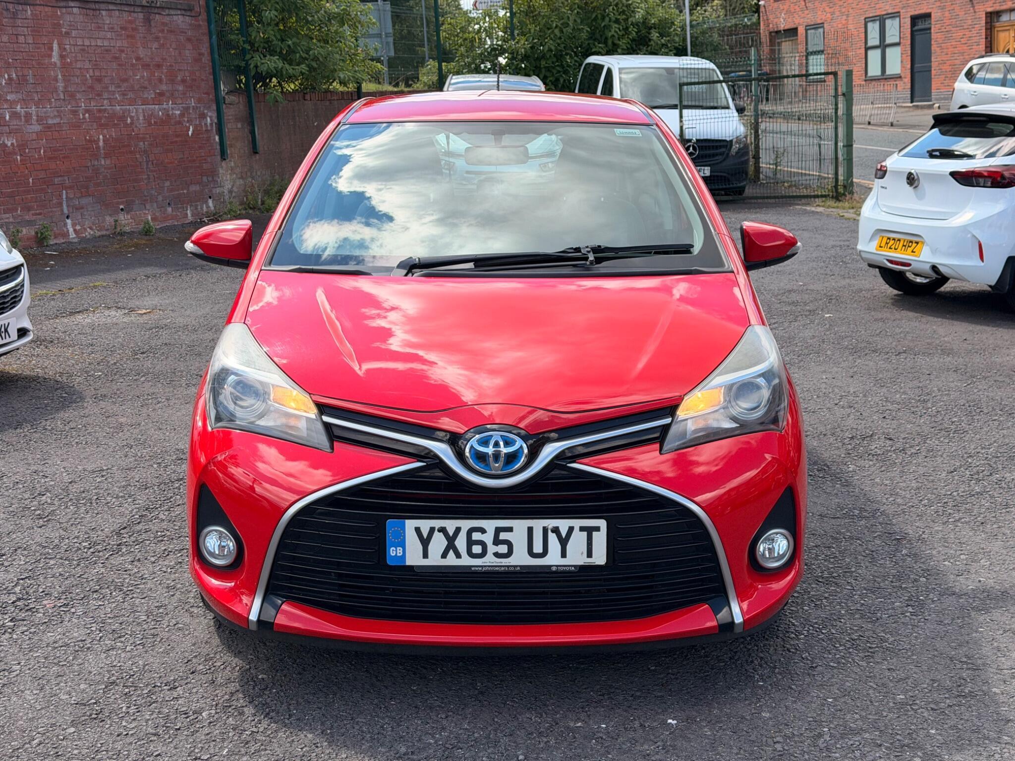 Toyota Yaris - Image 2